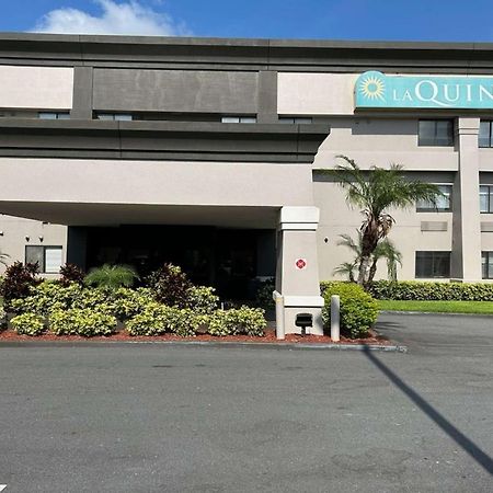 Готель La Quinta By Wyndham Orlando South Williamsburg Екстер'єр фото